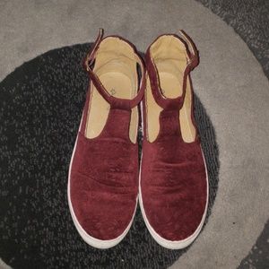 🎉 Suede Burgundy Shoes 🎉